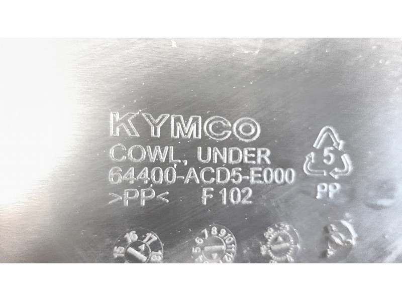 Recambio de moldura para kymco g-dink 125 referencia OEM IAM 64400ACD5E000  
