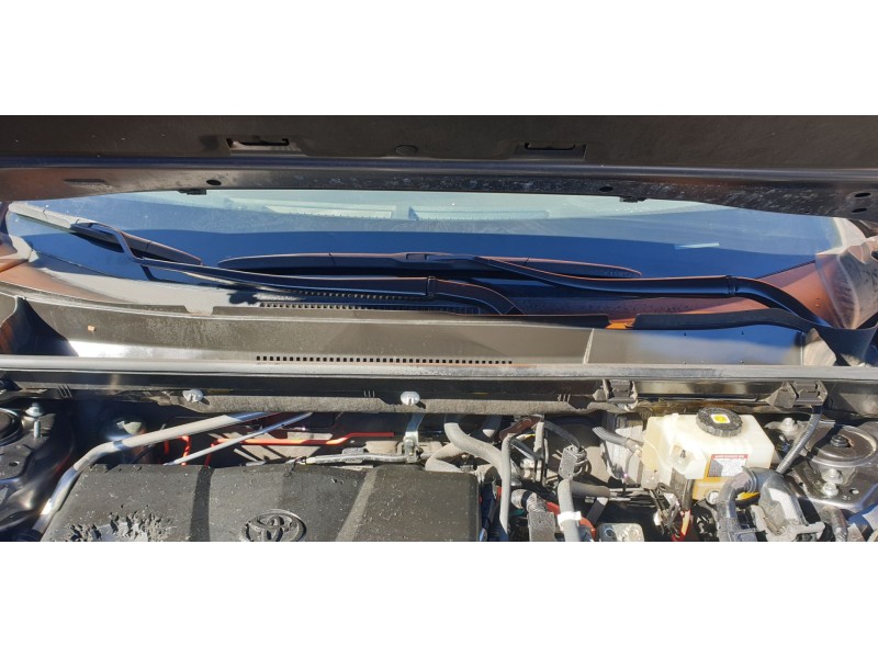 Recambio de torpedo para toyota rav4 hybrid 4x2 advance referencia OEM IAM 5570042500  