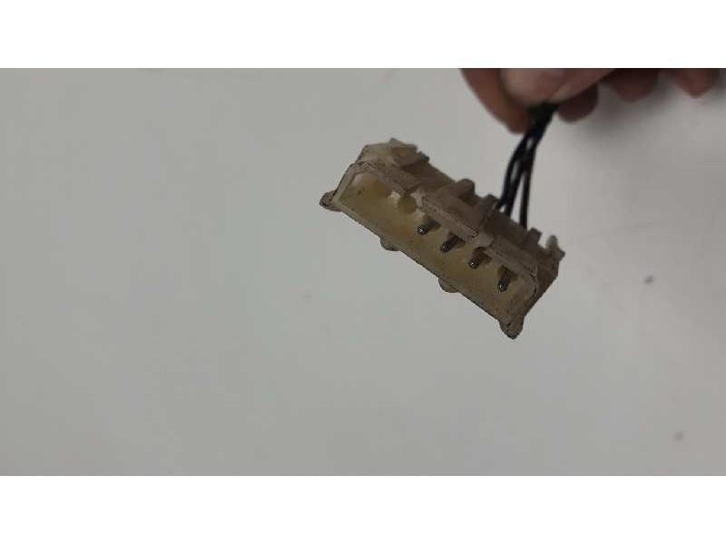 Recambio de mando limpia para bmw serie 3 (e21) referencia OEM IAM 13658254 8356 