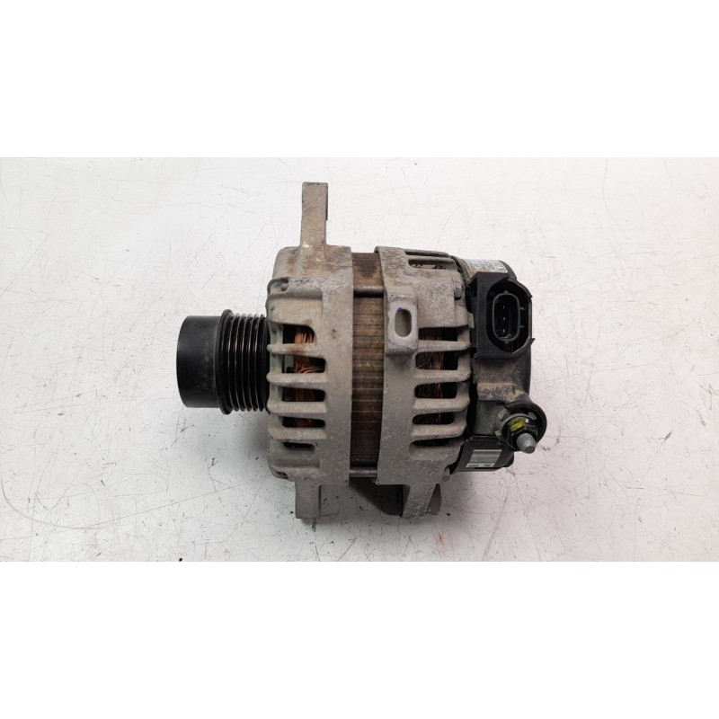 Recambio de alternador para kia sportage 1.6 cat referencia OEM IAM 373002B960 ALF801123MD 