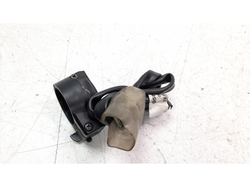 Recambio de piña luces derecha para honda cb 650r referencia OEM IAM 35130MKND11  