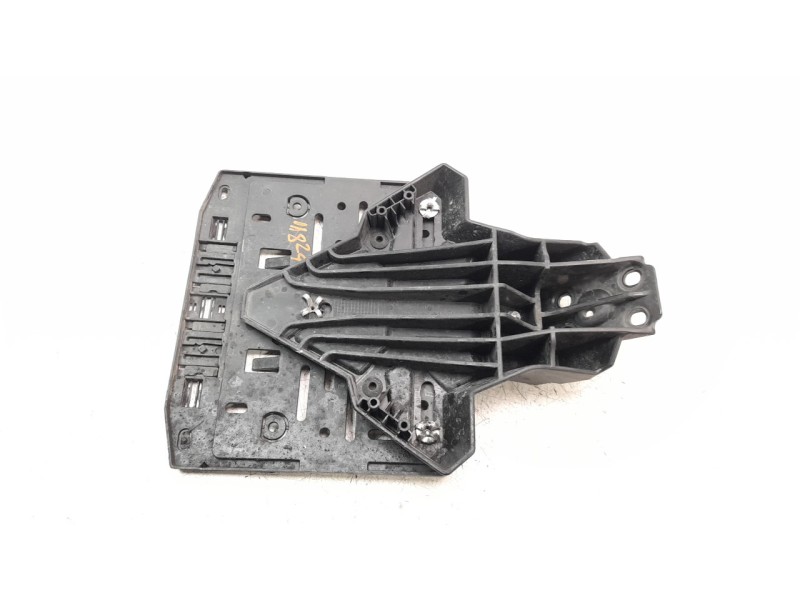 Recambio de portamatriculas para honda cb 650r referencia OEM IAM 80150MKYD50ZA  