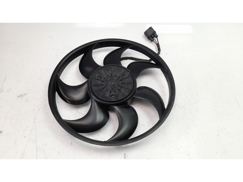 Recambio de electroventilador para kia stinger (ck) 2.0 tgdi cat referencia OEM IAM 3137232025  