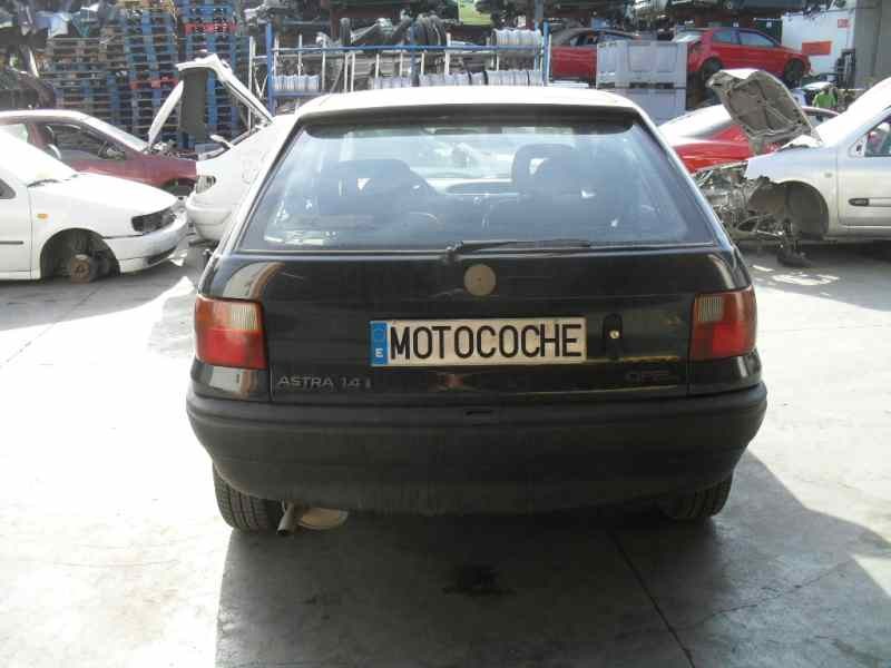 opel astra f berlina del año 1992