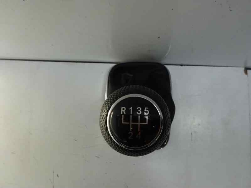 Recambio de pomo palanca cambio para volkswagen golf iv berlina (1j1) referencia OEM IAM POMOGOLFIV POM40100 
