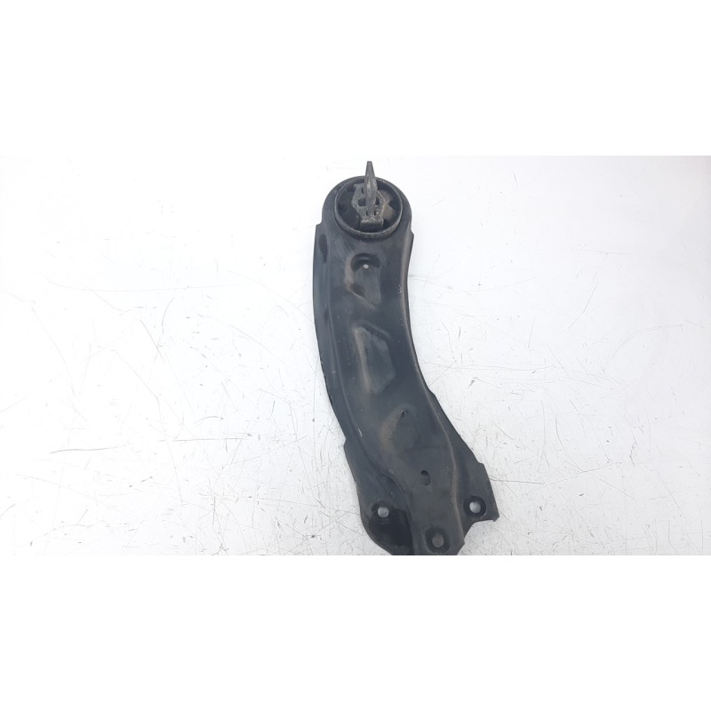 Recambio de brazo suspension superior trasero izquierdo para mercedes-benz clase a (w176) 2.1 cdi cat referencia OEM IAM A246350