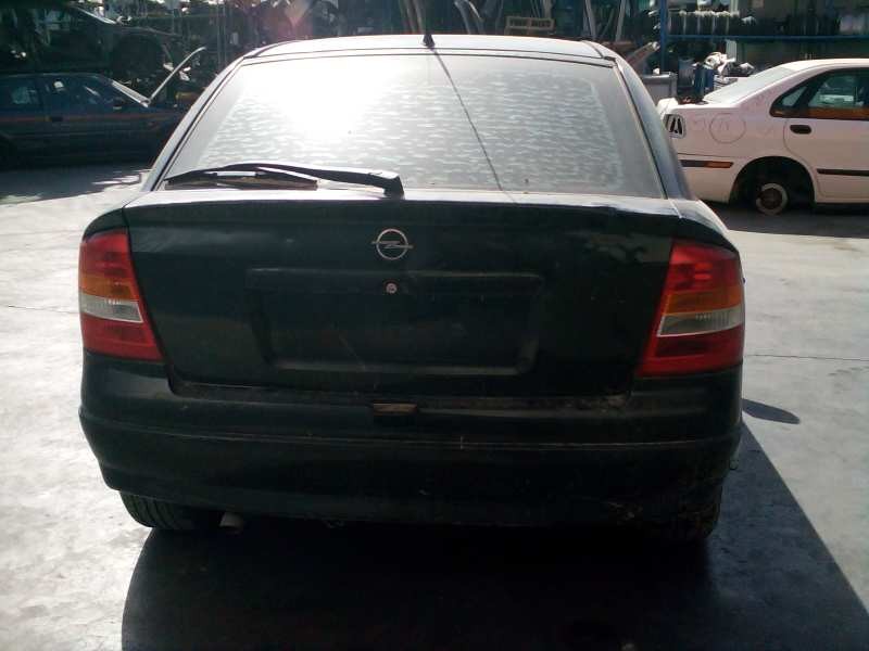 opel astra g berlina del año 2001