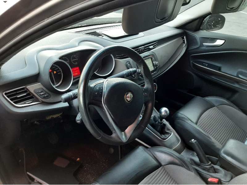 alfa romeo giulietta (191) del año 2014