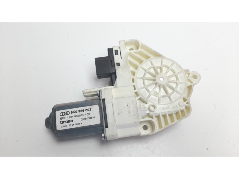 Recambio de motor elevalunas delantero derecho para audi a4 ber. (b8) básico referencia OEM IAM 8K0959802  
