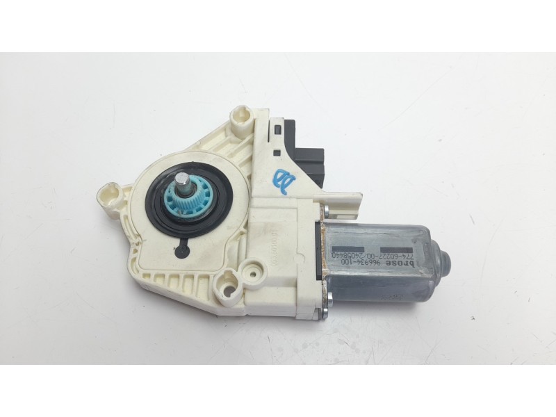 Recambio de motor elevalunas delantero derecho para audi a4 ber. (b8) básico referencia OEM IAM 8K0959802  