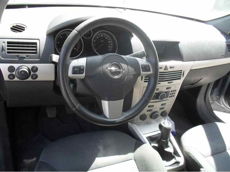 opel astra h berlina del año 2007