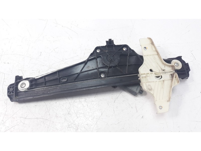 Recambio de elevalunas trasero derecho para peugeot 3008 1.6 blue-hdi fap referencia OEM IAM 9830388880  