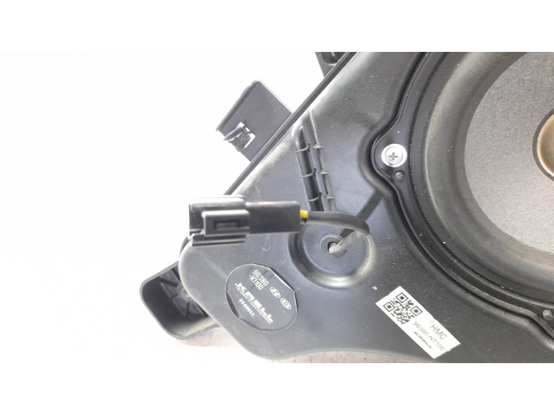 Recambio de subwoofer para hyundai tucson referencia OEM IAM 96380N7100  