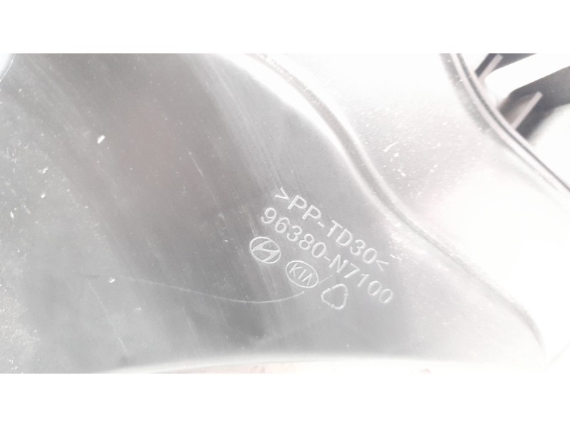 Recambio de subwoofer para hyundai tucson referencia OEM IAM 96380N7100  