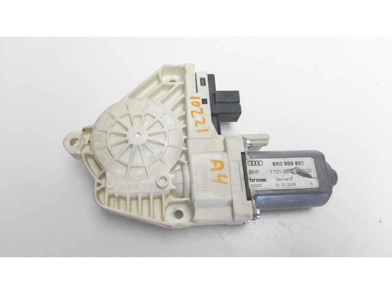 Recambio de motor elevalunas delantero izquierdo para audi a4 ber. (b8) básico referencia OEM IAM 8K0959801  