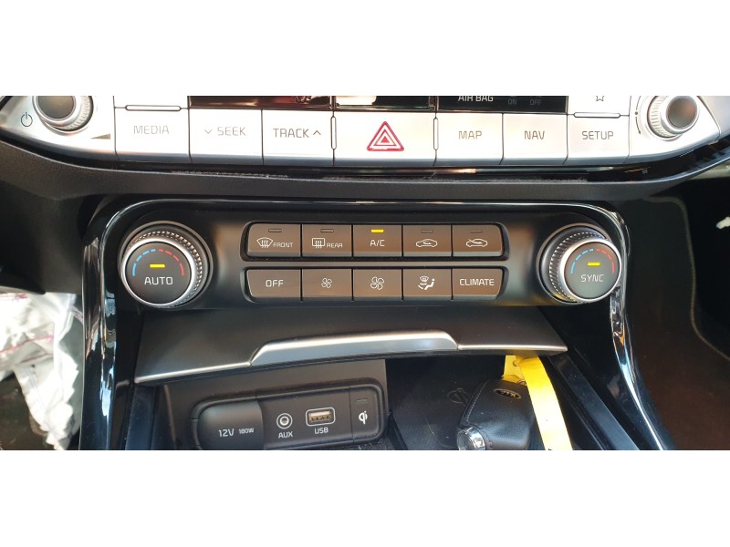 Recambio de mando climatizador para kia stinger (ck) 2.0 tgdi cat referencia OEM IAM 84617J5000  