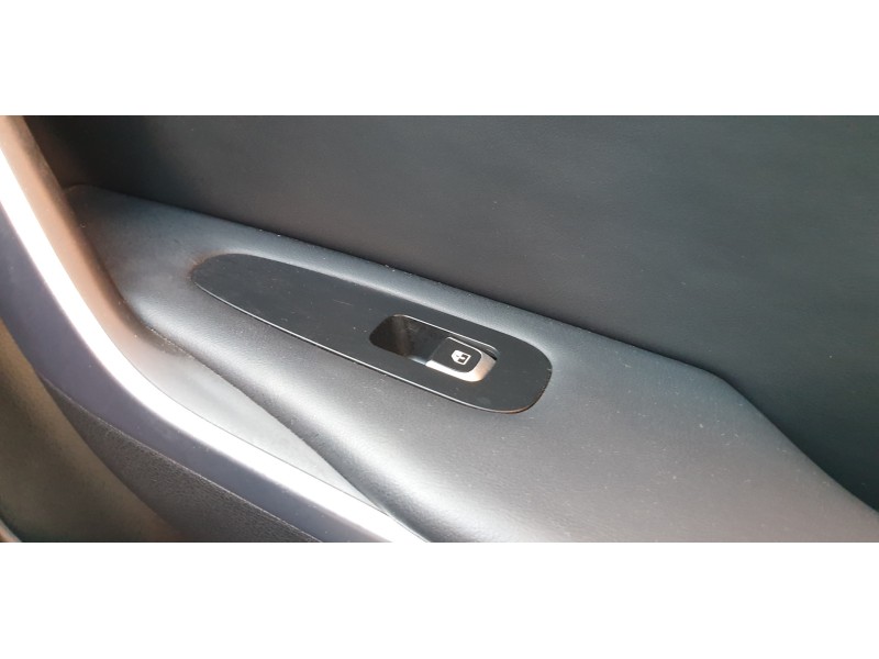 Recambio de mando elevalunas delantero derecho para kia stinger (ck) 2.0 tgdi cat referencia OEM IAM 93575J5010CA  