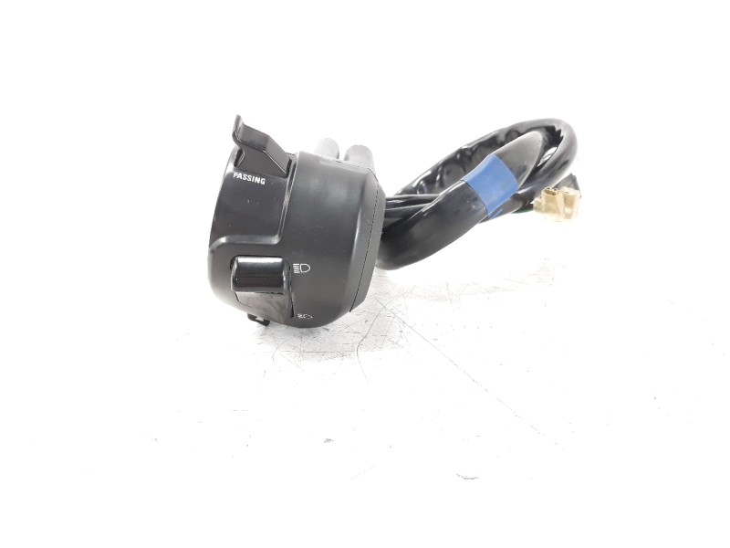 Recambio de piña luces izquierda para kymco g-dink 125 referencia OEM IAM 3520ALKF5E01  