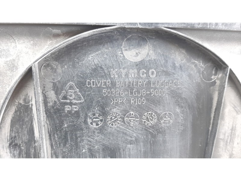 Recambio de portaequipajes para kymco g-dink 125 referencia OEM IAM 81260ACD5E01N1R  
