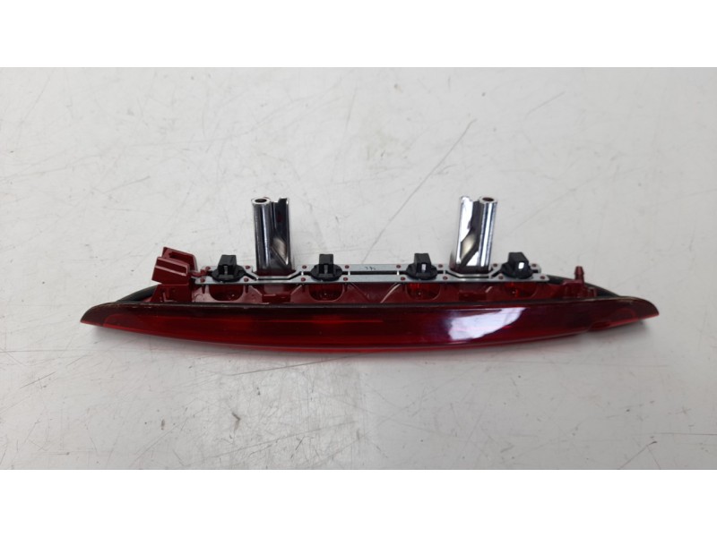Recambio de luz central de freno para peugeot 208 1.4 hdi fap referencia OEM IAM 9674309080  