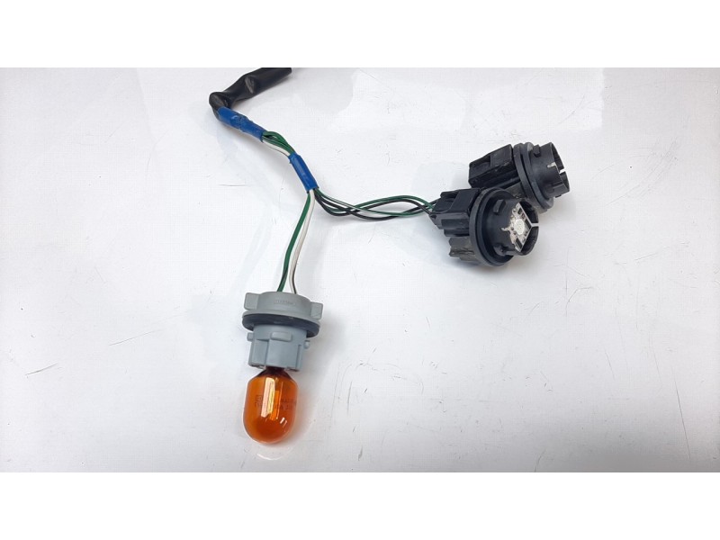 Recambio de portalamparas para toyota rav4 hybrid 4x2 advance referencia OEM IAM 8155542230  