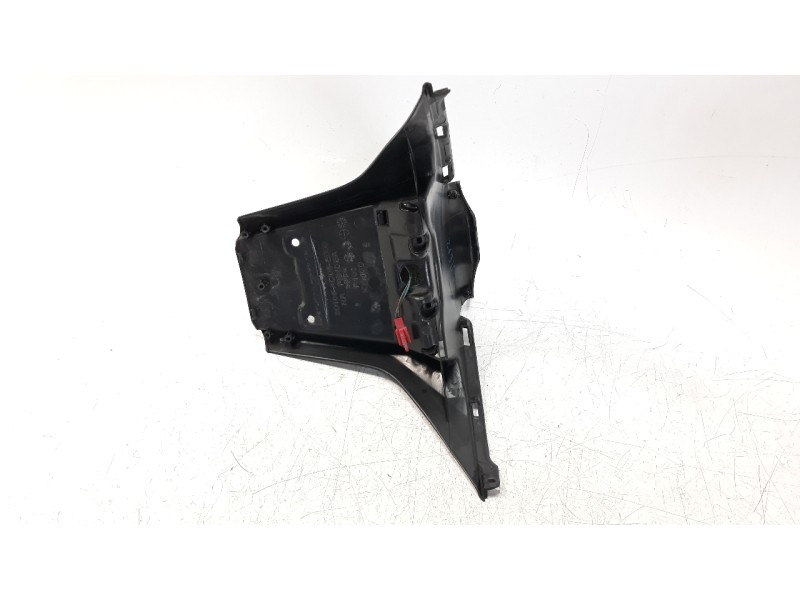 Recambio de portamatriculas para kymco g-dink 125 referencia OEM IAM 80105ACD5E000  