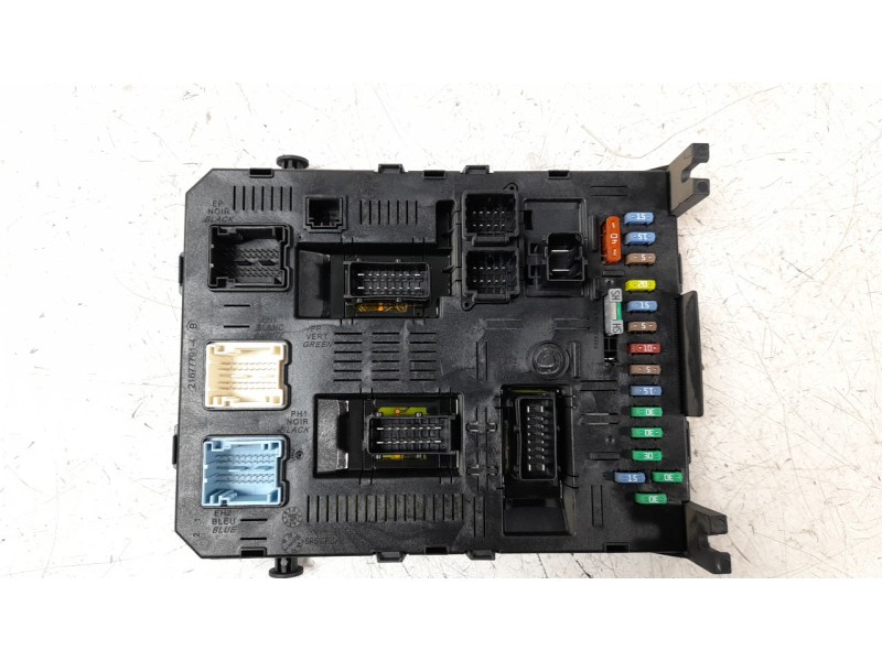 Recambio de caja reles / fusibles para peugeot 307 (s1) xt referencia OEM IAM 9660105980  
