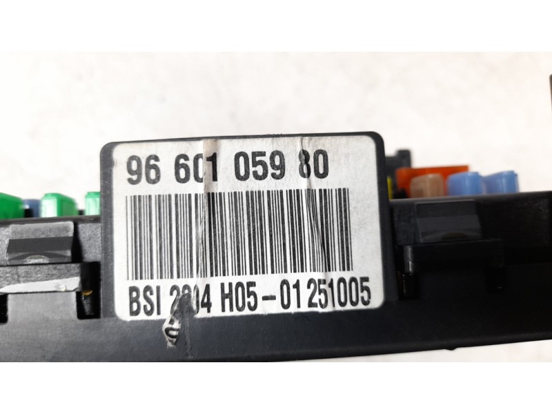 Recambio de caja reles / fusibles para peugeot 307 (s1) xt referencia OEM IAM 9660105980  