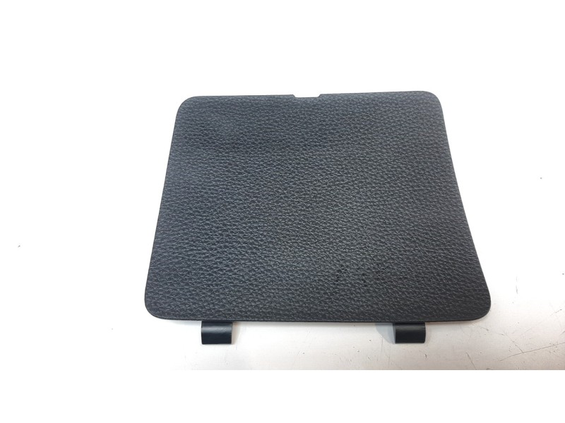 Recambio de moldura para toyota rav4 hybrid 4x2 advance referencia OEM IAM 6784842020  