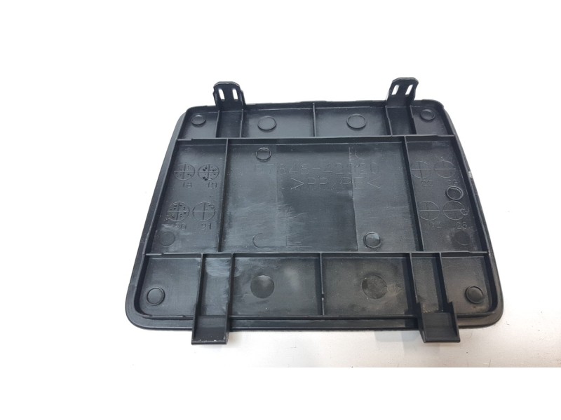 Recambio de moldura para toyota rav4 hybrid 4x2 advance referencia OEM IAM 6784842020  