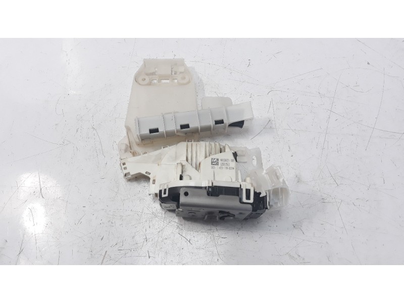 Recambio de cerradura puerta trasera izquierda para jeep renegade 1.6 m-jet cat referencia OEM IAM 52082563  