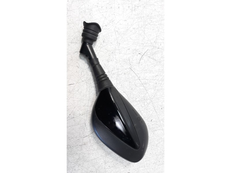 Recambio de retrovisor derecho para kymco g-dink 125 referencia OEM IAM 8810KKC3900R1P  