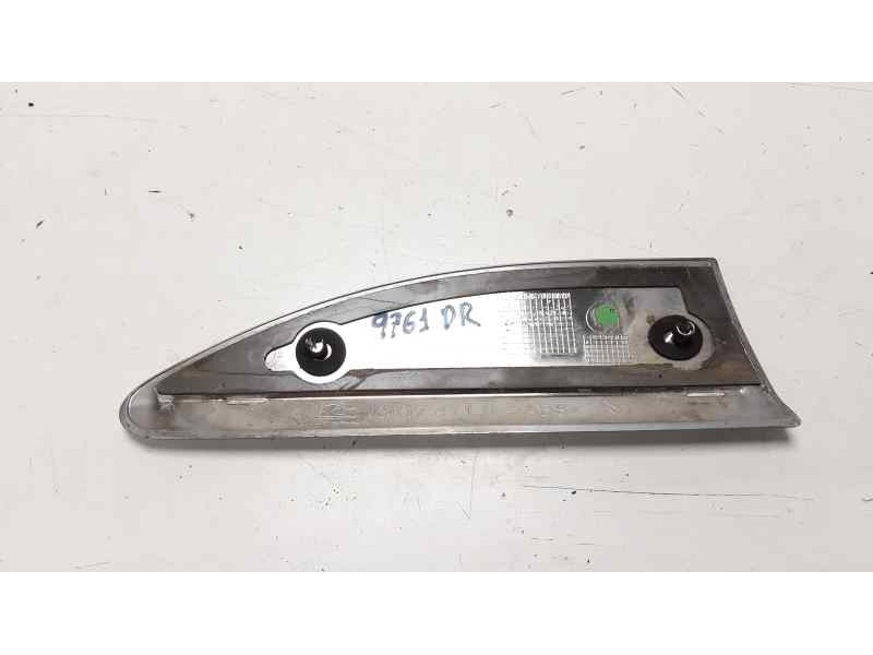 Recambio de molduras traseras para citroen ds3 graphic art referencia OEM IAM 9800069477  