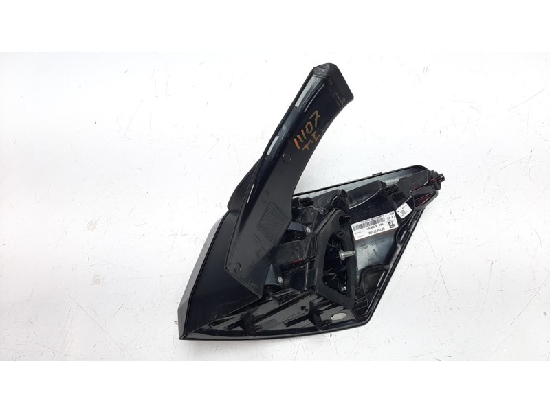 Recambio de piloto trasero izquierdo para peugeot 3008 1.6 blue-hdi fap referencia OEM IAM 9810477180  