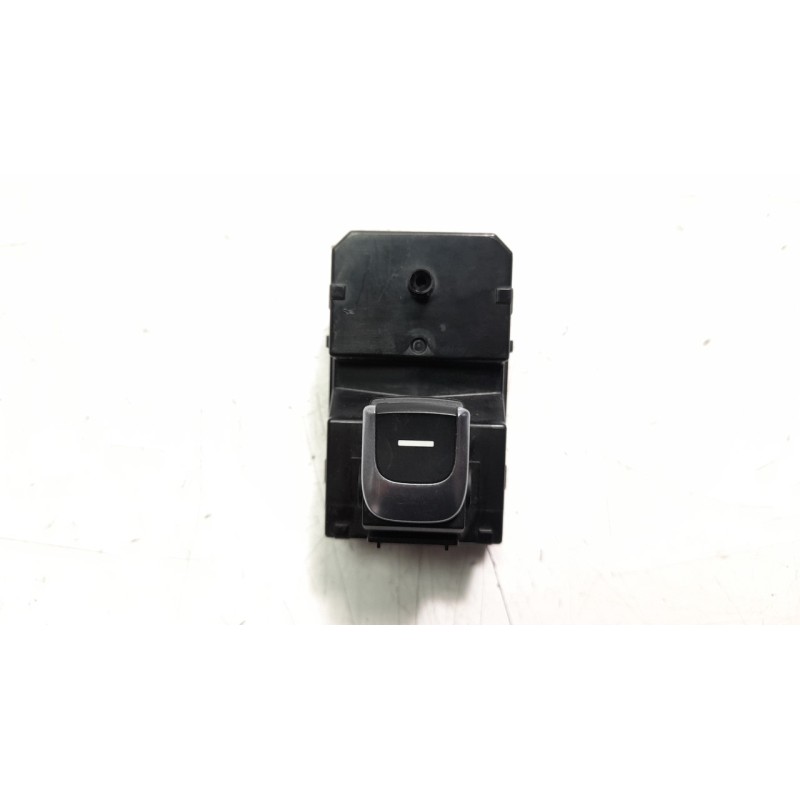 Recambio de mando elevalunas trasero derecho para kia sportage 1.6 cat referencia OEM IAM 93590D9100  
