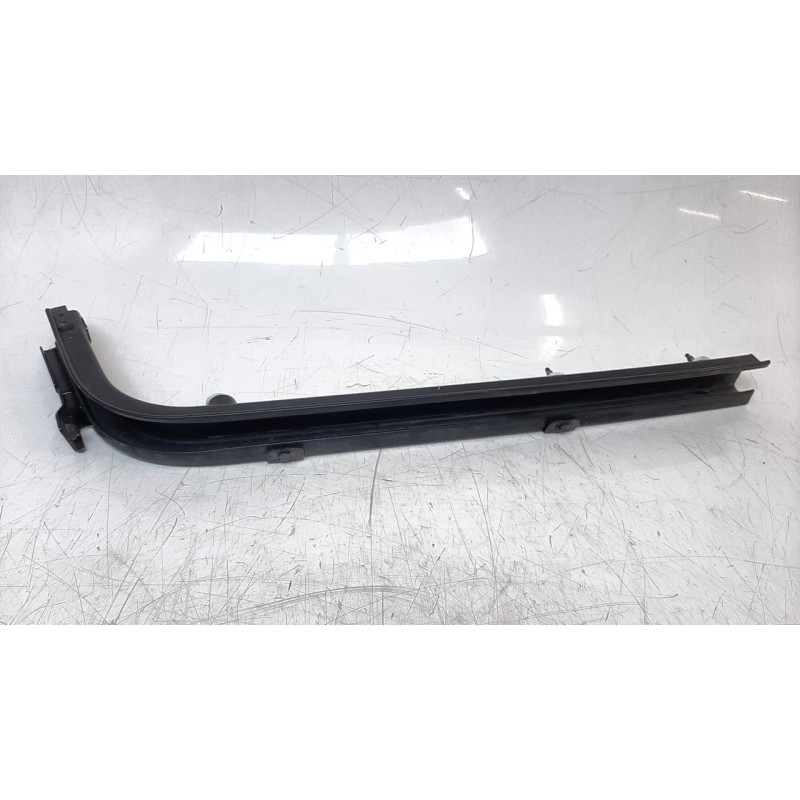 Recambio de soporte / guia puerta corredera para ford transit courier 1.5 tdci cat referencia OEM IAM ET76A25004AF  