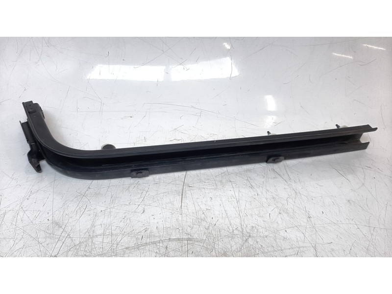 Recambio de soporte / guia puerta corredera para ford transit courier 1.5 tdci cat referencia OEM IAM ET76A25004AF  