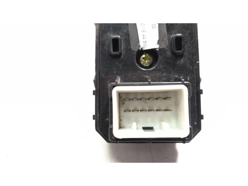 Recambio de mando elevalunas trasero derecho para kia sportage 1.6 cat referencia OEM IAM 93590D9100  