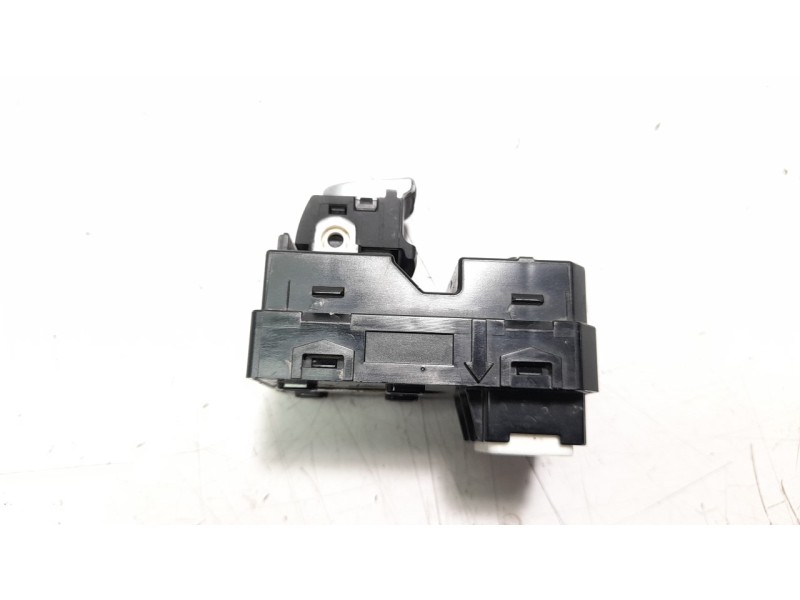 Recambio de mando elevalunas trasero derecho para kia sportage 1.6 cat referencia OEM IAM 93590D9100  