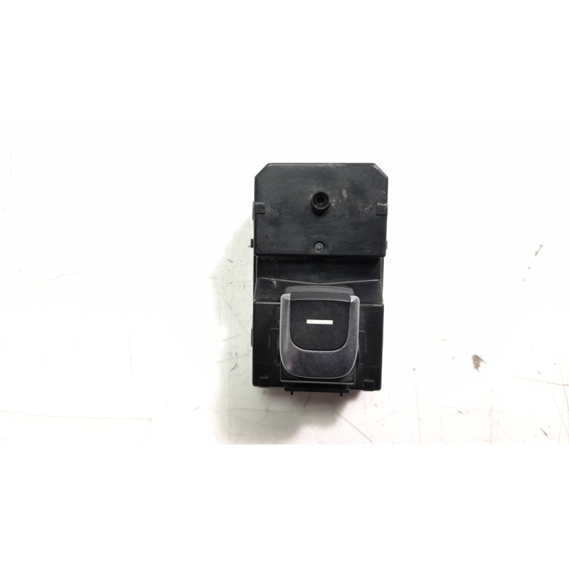 Recambio de mando elevalunas trasero izquierdo para kia sportage 1.6 cat referencia OEM IAM 93580D9100  