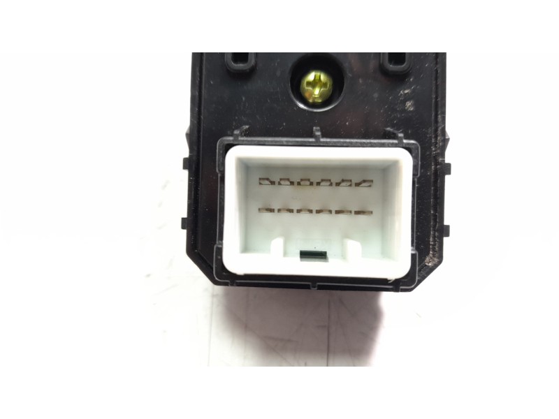 Recambio de mando elevalunas trasero izquierdo para kia sportage 1.6 cat referencia OEM IAM 93580D9100  