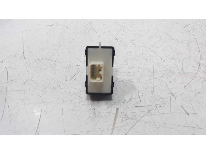 Recambio de mando elevalunas trasero izquierdo para jeep renegade 1.6 m-jet cat referencia OEM IAM 30170843  