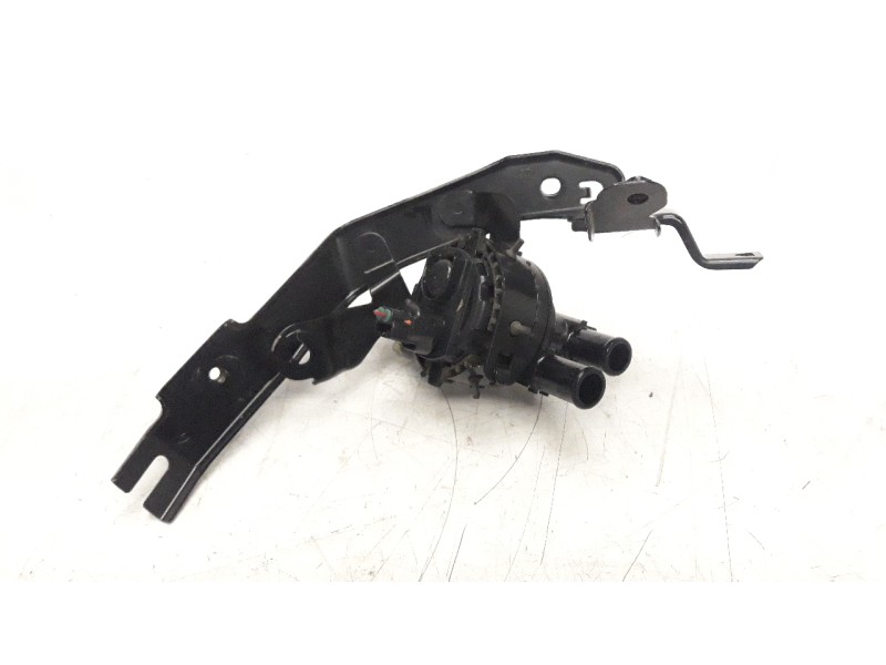 Recambio de bomba agua para toyota rav 4 referencia OEM IAM 0641001301  