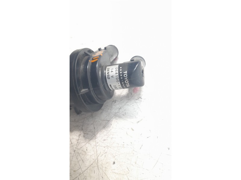 Recambio de bomba agua para toyota rav4 referencia OEM IAM 0641001301  