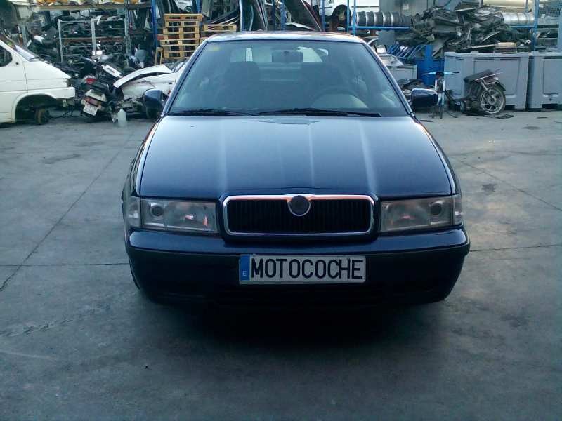 skoda octavia berlina (1u2) del año 2000
