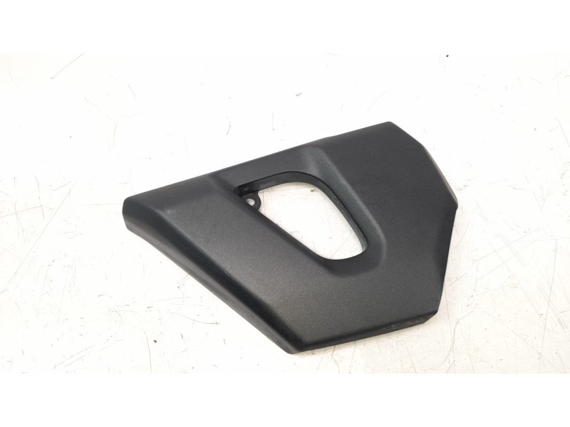 Recambio de moldura para kawasaki vulcan s vulcan s referencia OEM IAM 140930349  