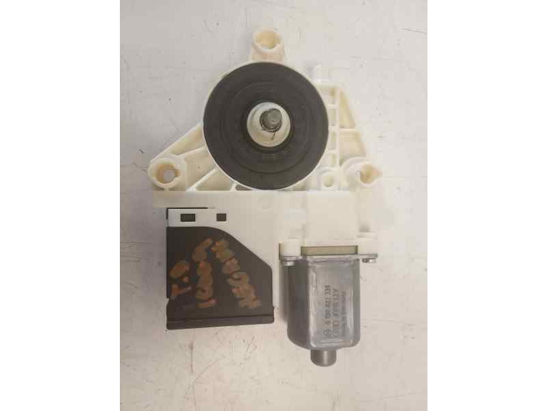 Recambio de motor elevalunas trasero derecho para renault megane iii berlina 5 p expression referencia OEM IAM 827306548R  