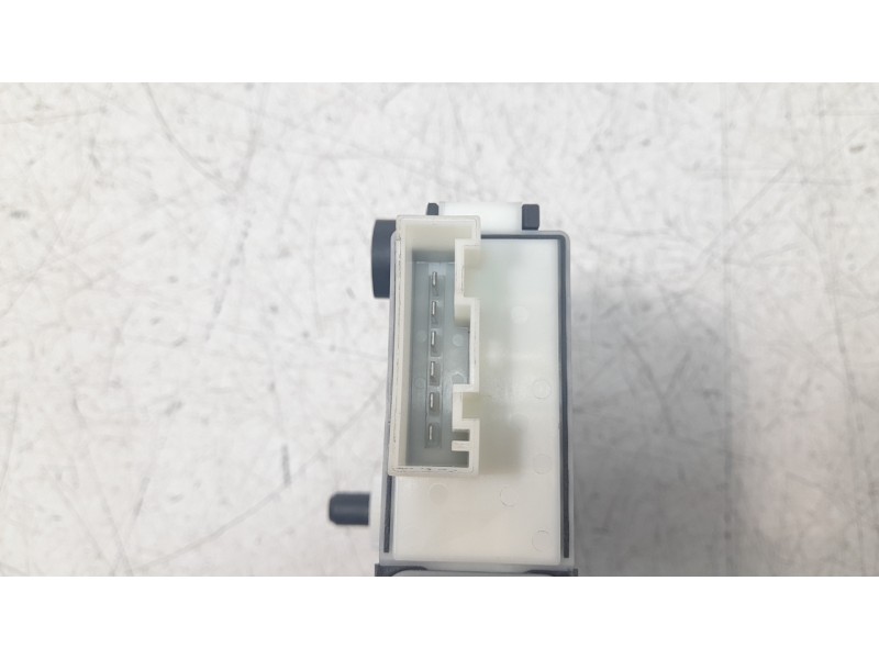 Recambio de motor elevalunas trasero izquierdo para bmw serie 1 lim. (f40) 2.0 16v turbodiesel referencia OEM IAM 1060026  
