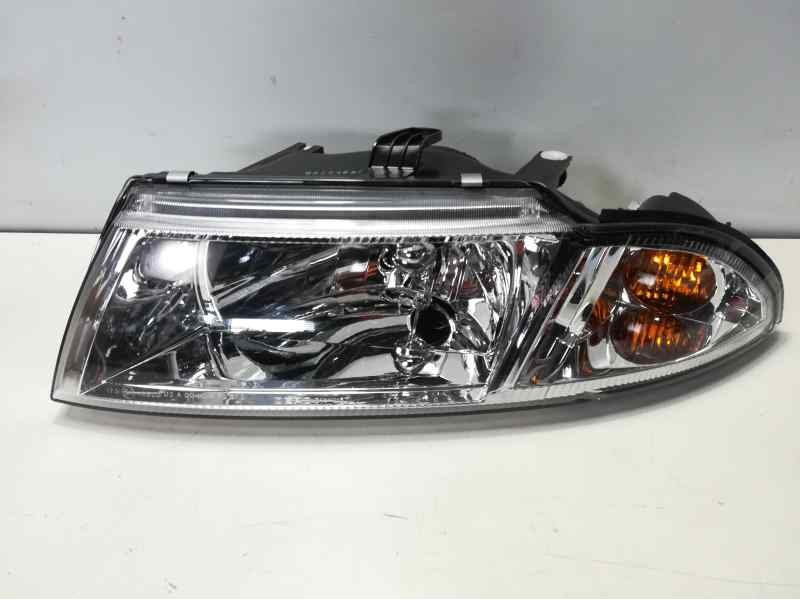 Recambio de faro izquierdo para mitsubishi carisma berlina 5 (da0) referencia OEM IAM MR485383 108703802 MB0414804