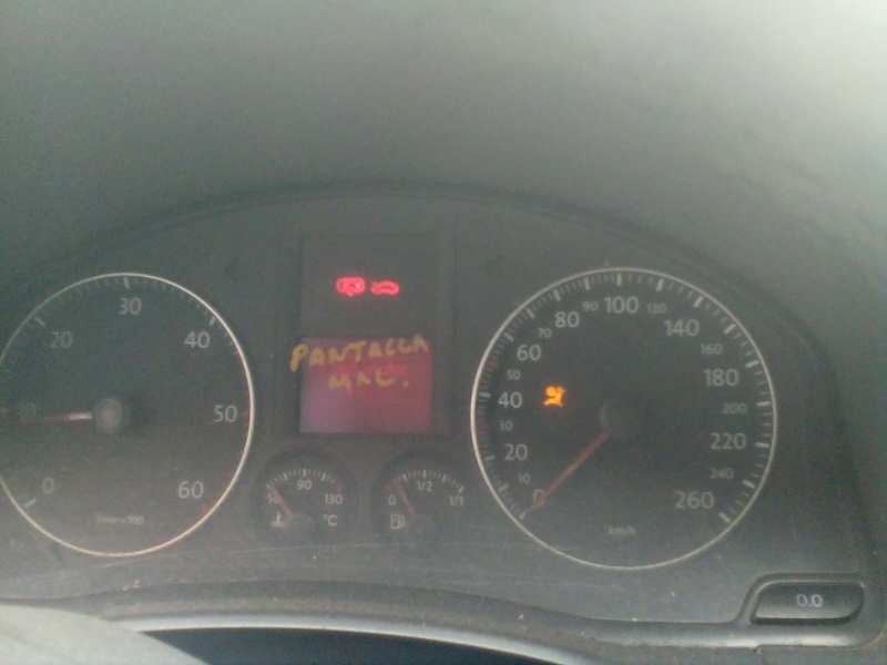 volkswagen golf v berlina (1k1) del año 2003